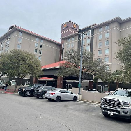 La Quinta By Wyndham San Antonio Airport Hotel Bagian luar foto