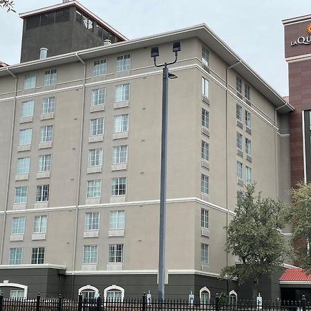 La Quinta By Wyndham San Antonio Airport Hotel Bagian luar foto