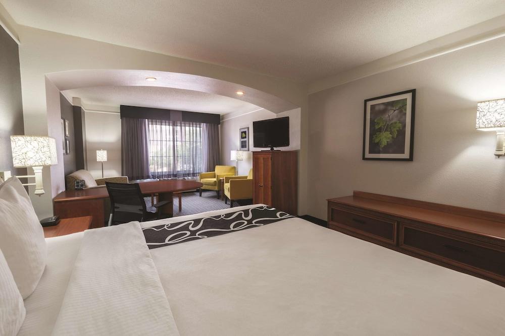 La Quinta By Wyndham San Antonio Airport Hotel Bagian luar foto