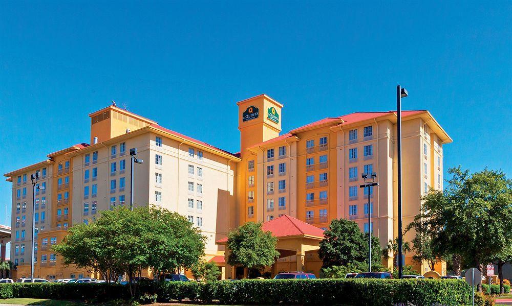 La Quinta By Wyndham San Antonio Airport Hotel Bagian luar foto