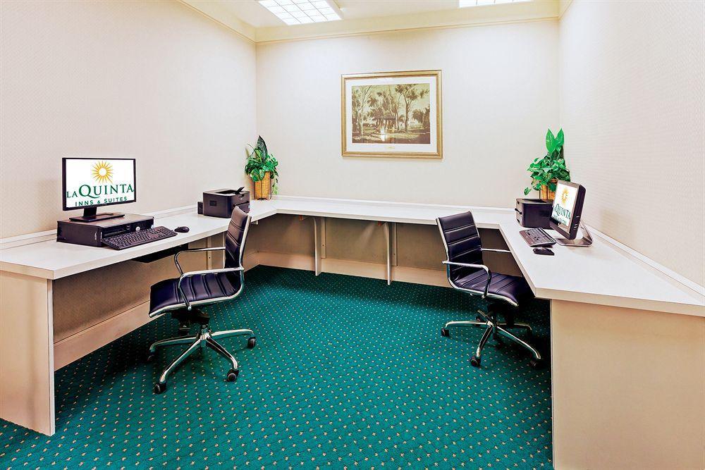 La Quinta By Wyndham San Antonio Airport Hotel Bagian luar foto