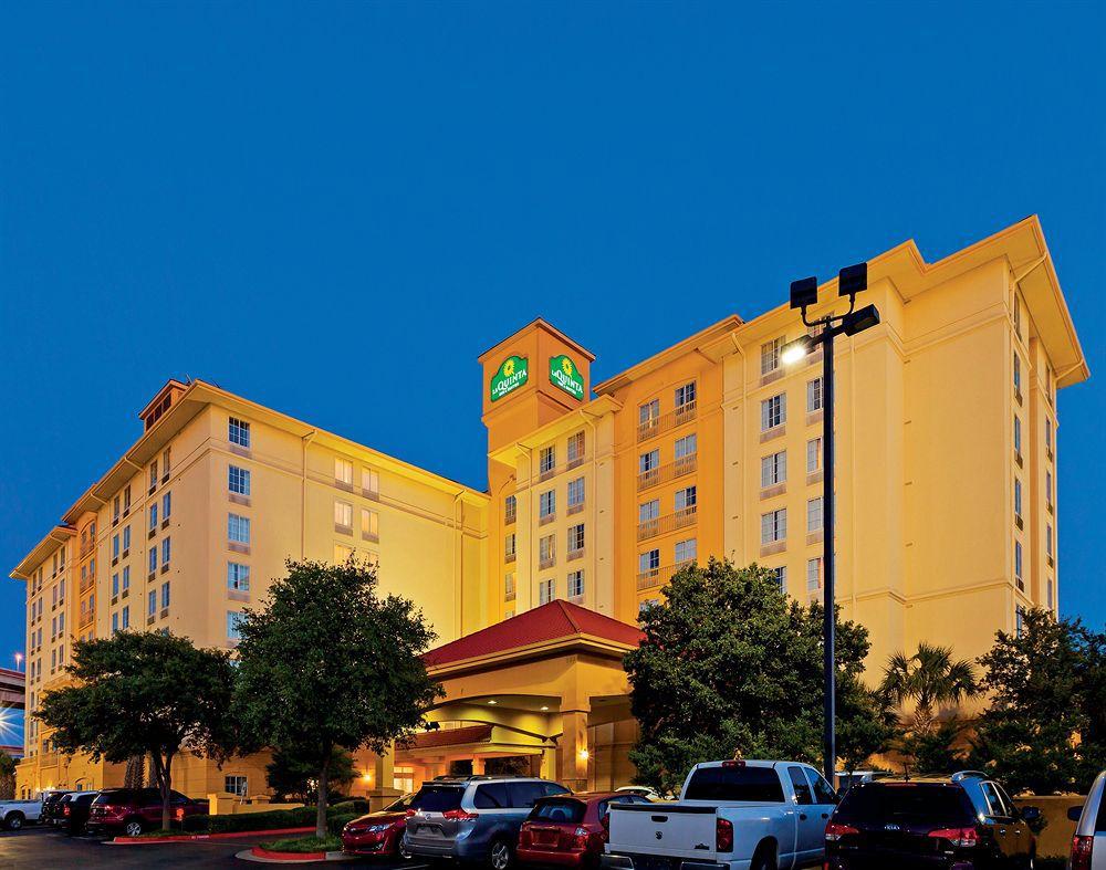 La Quinta By Wyndham San Antonio Airport Hotel Bagian luar foto