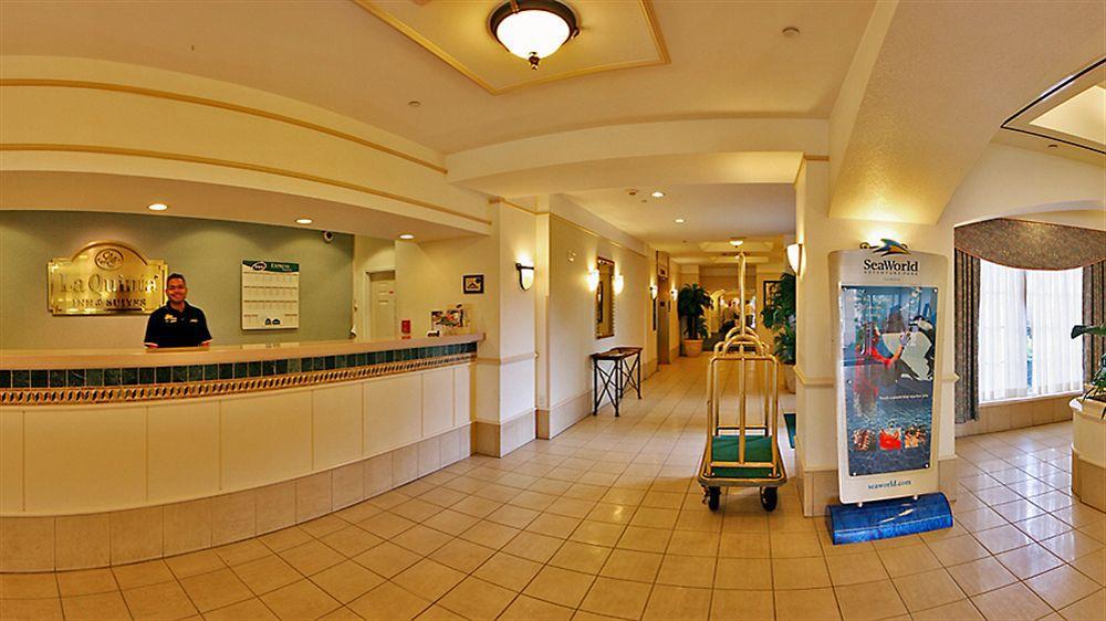 La Quinta By Wyndham San Antonio Airport Hotel Bagian luar foto