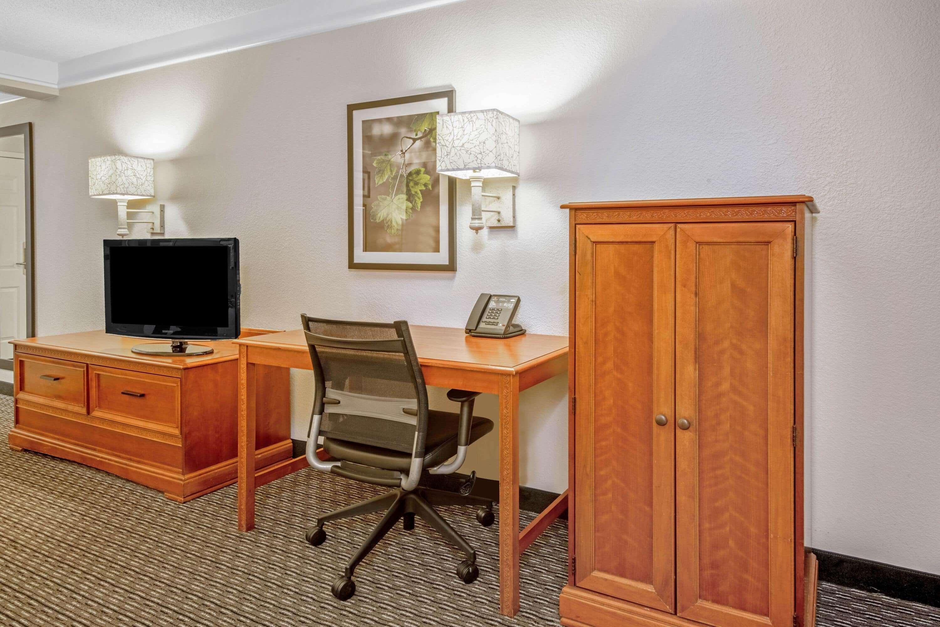 La Quinta By Wyndham San Antonio Airport Hotel Bagian luar foto