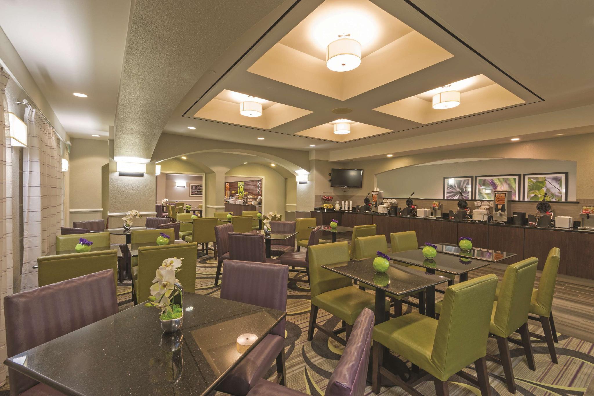 La Quinta By Wyndham San Antonio Airport Hotel Bagian luar foto
