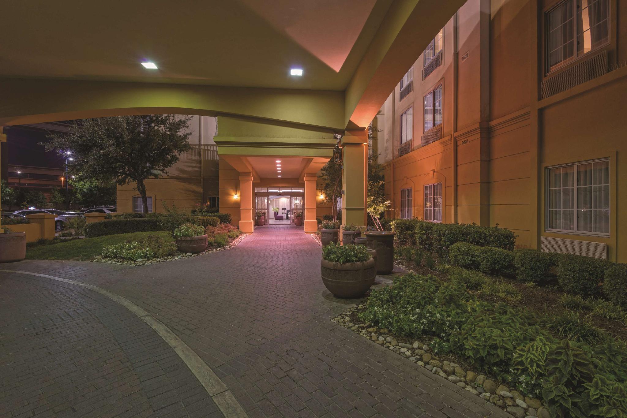 La Quinta By Wyndham San Antonio Airport Hotel Bagian luar foto