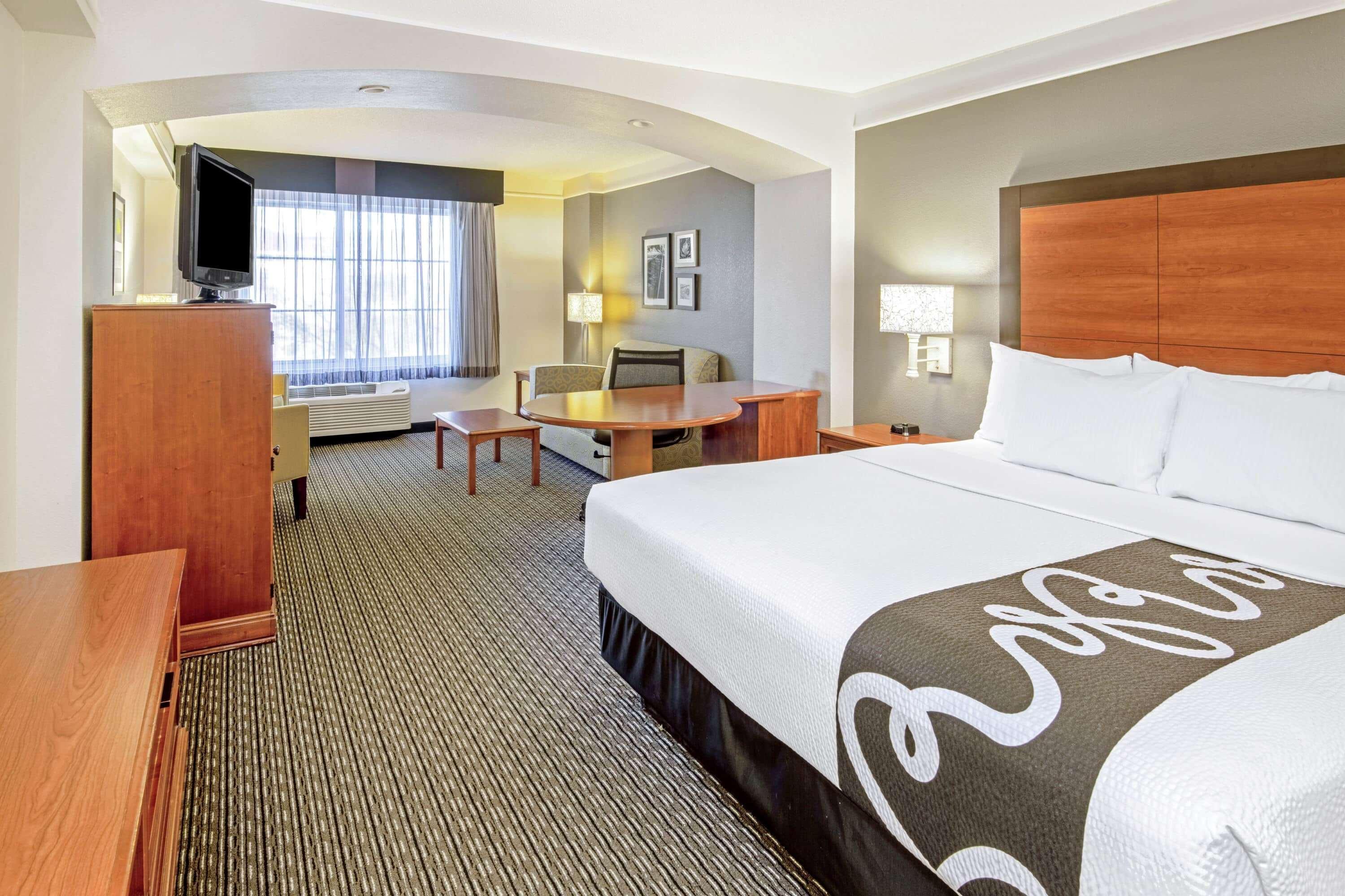 La Quinta By Wyndham San Antonio Airport Hotel Bagian luar foto