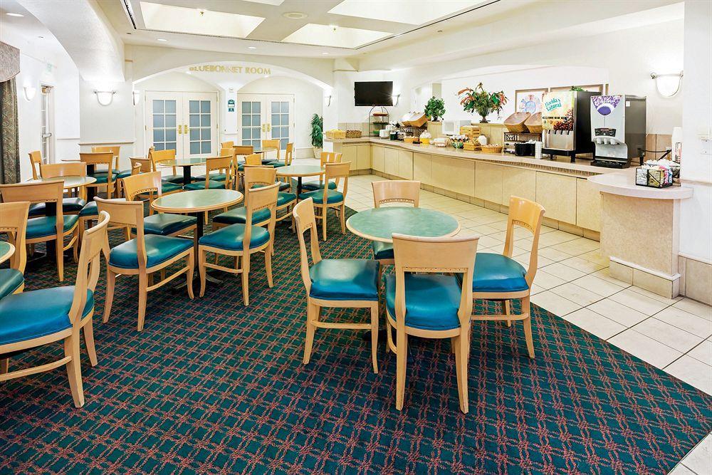 La Quinta By Wyndham San Antonio Airport Hotel Bagian luar foto