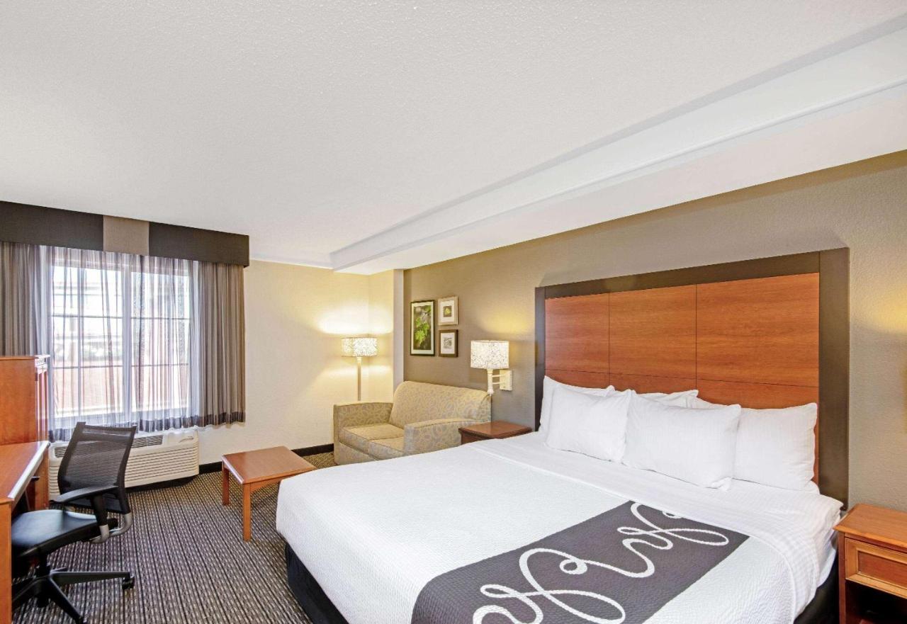 La Quinta By Wyndham San Antonio Airport Hotel Bagian luar foto