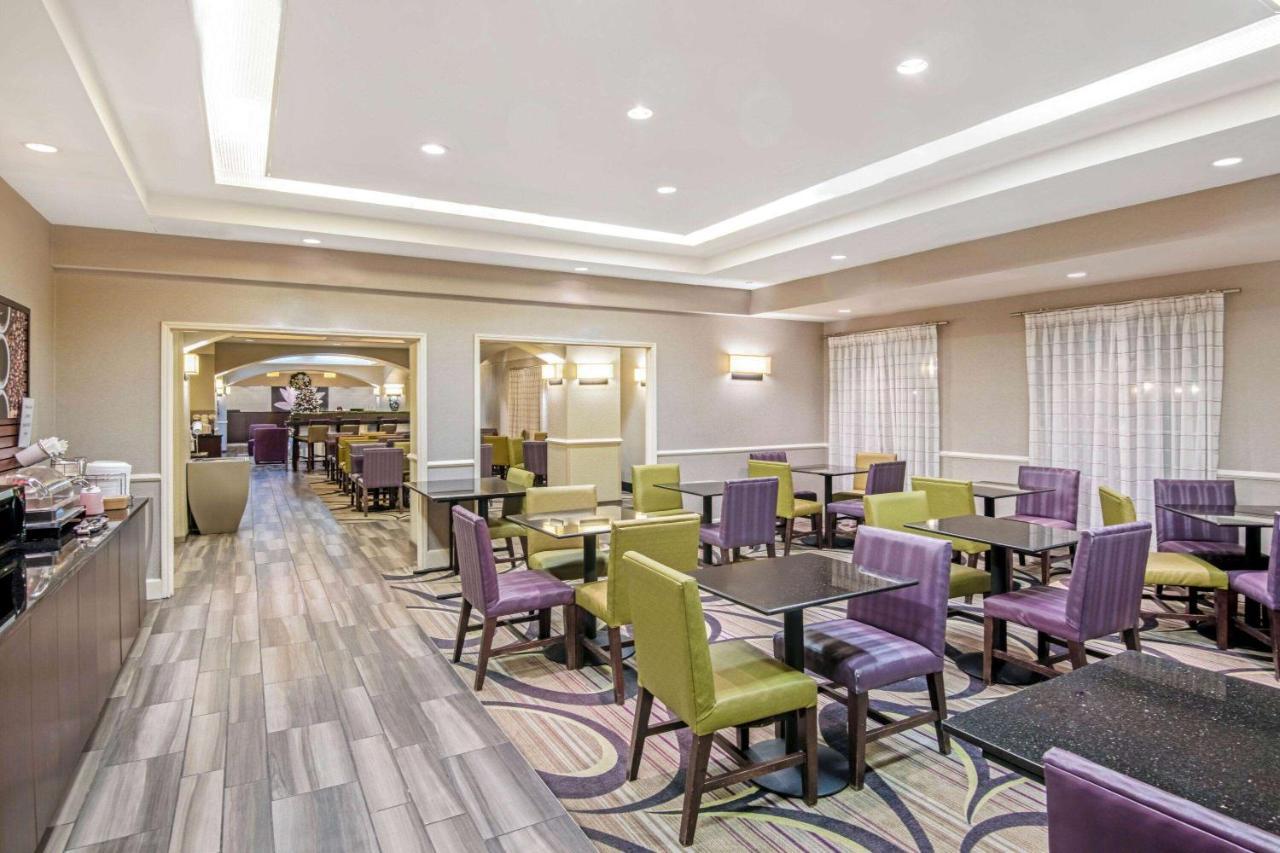 La Quinta By Wyndham San Antonio Airport Hotel Bagian luar foto