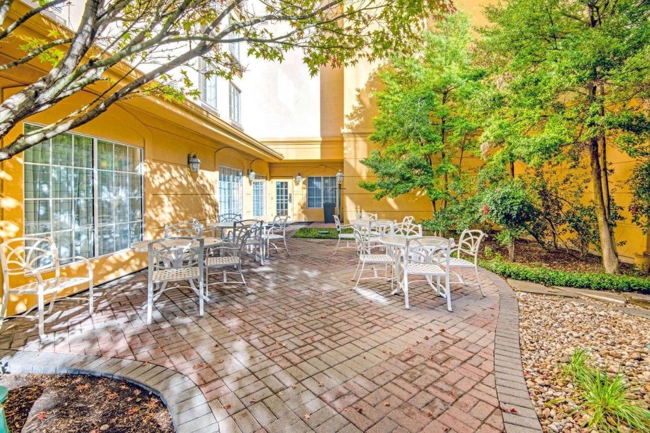 La Quinta By Wyndham San Antonio Airport Hotel Bagian luar foto