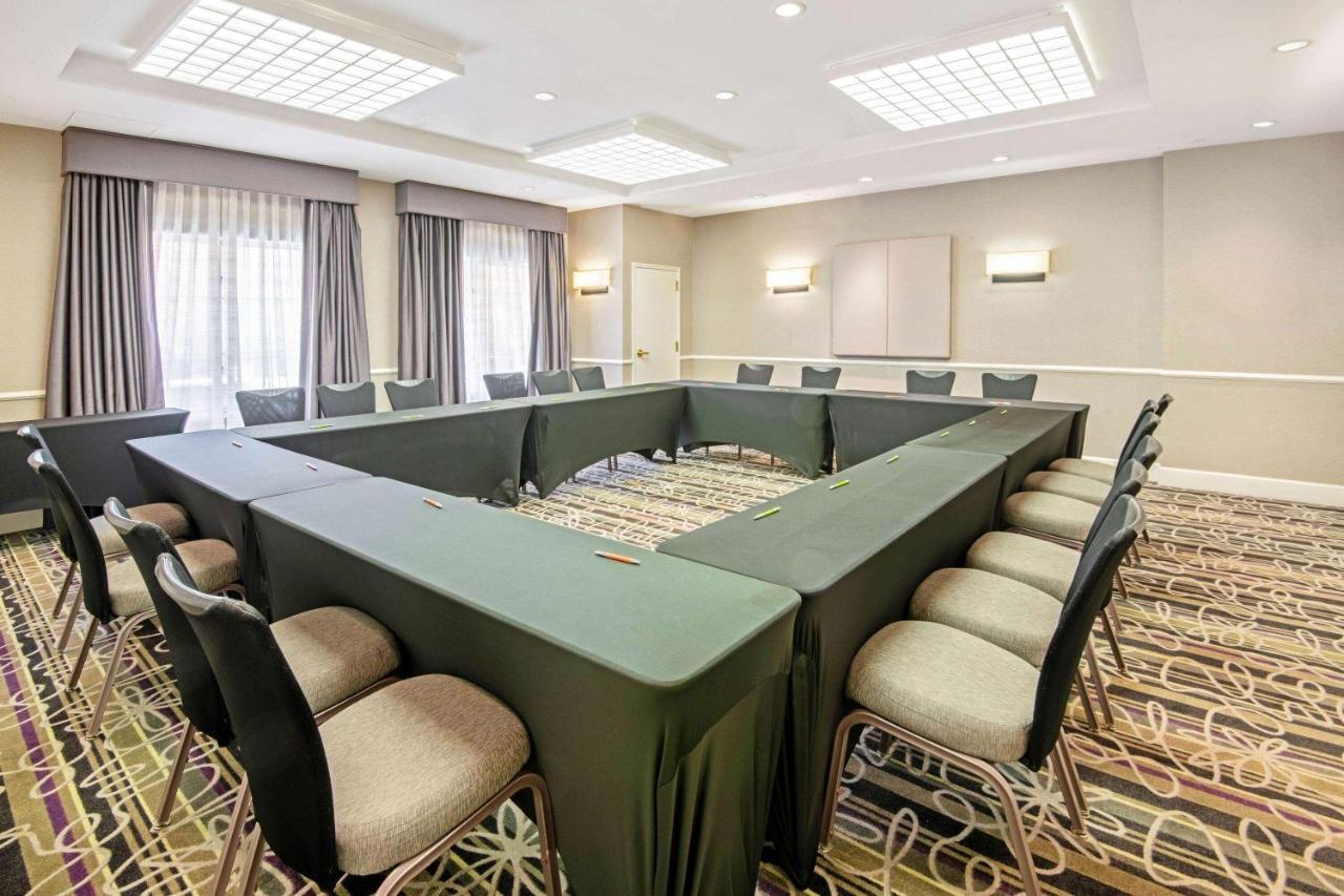 La Quinta By Wyndham San Antonio Airport Hotel Bagian luar foto