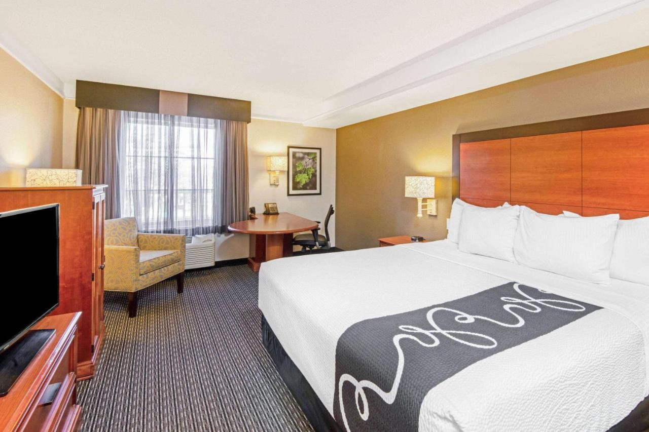 La Quinta By Wyndham San Antonio Airport Hotel Bagian luar foto