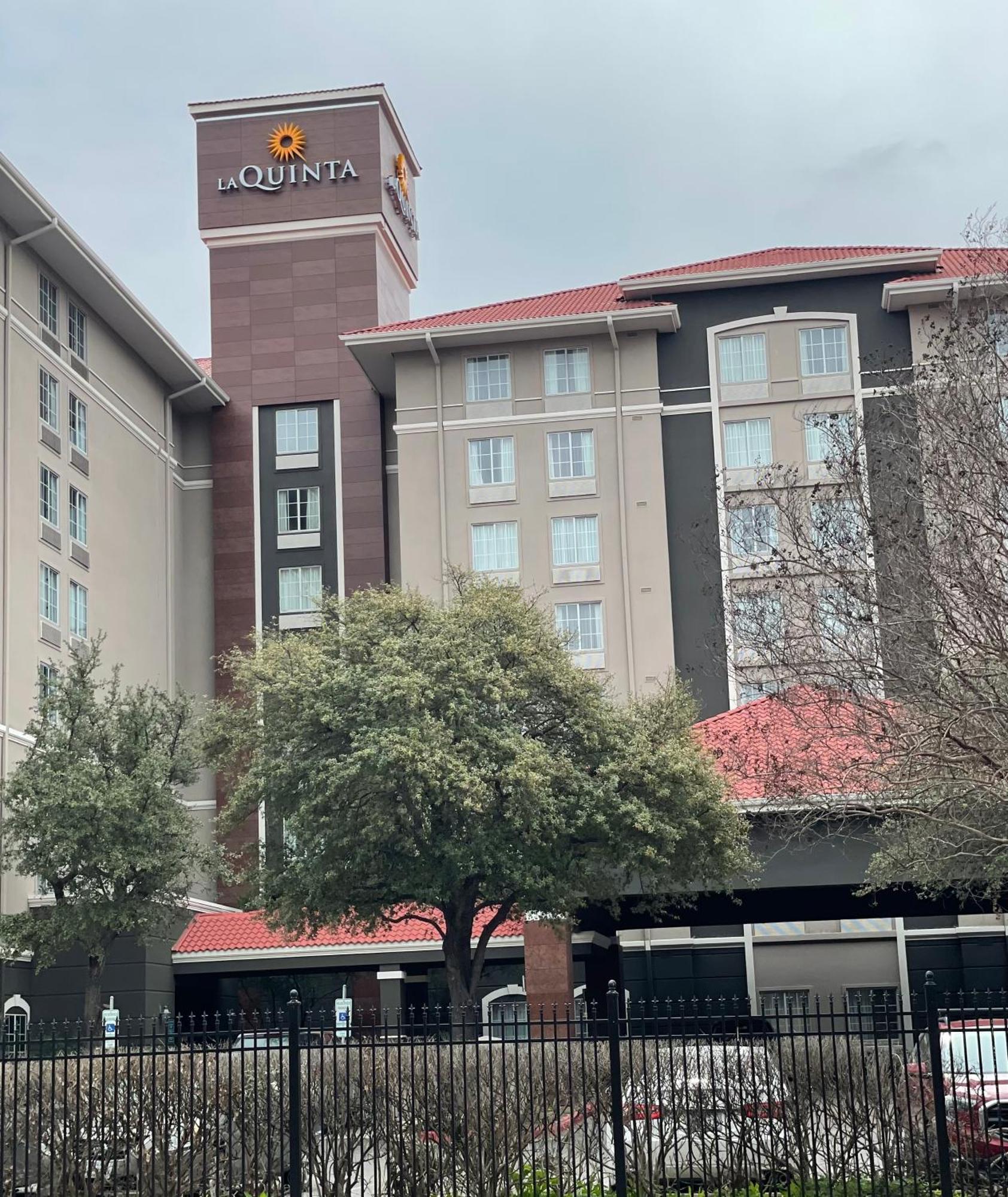 La Quinta By Wyndham San Antonio Airport Hotel Bagian luar foto
