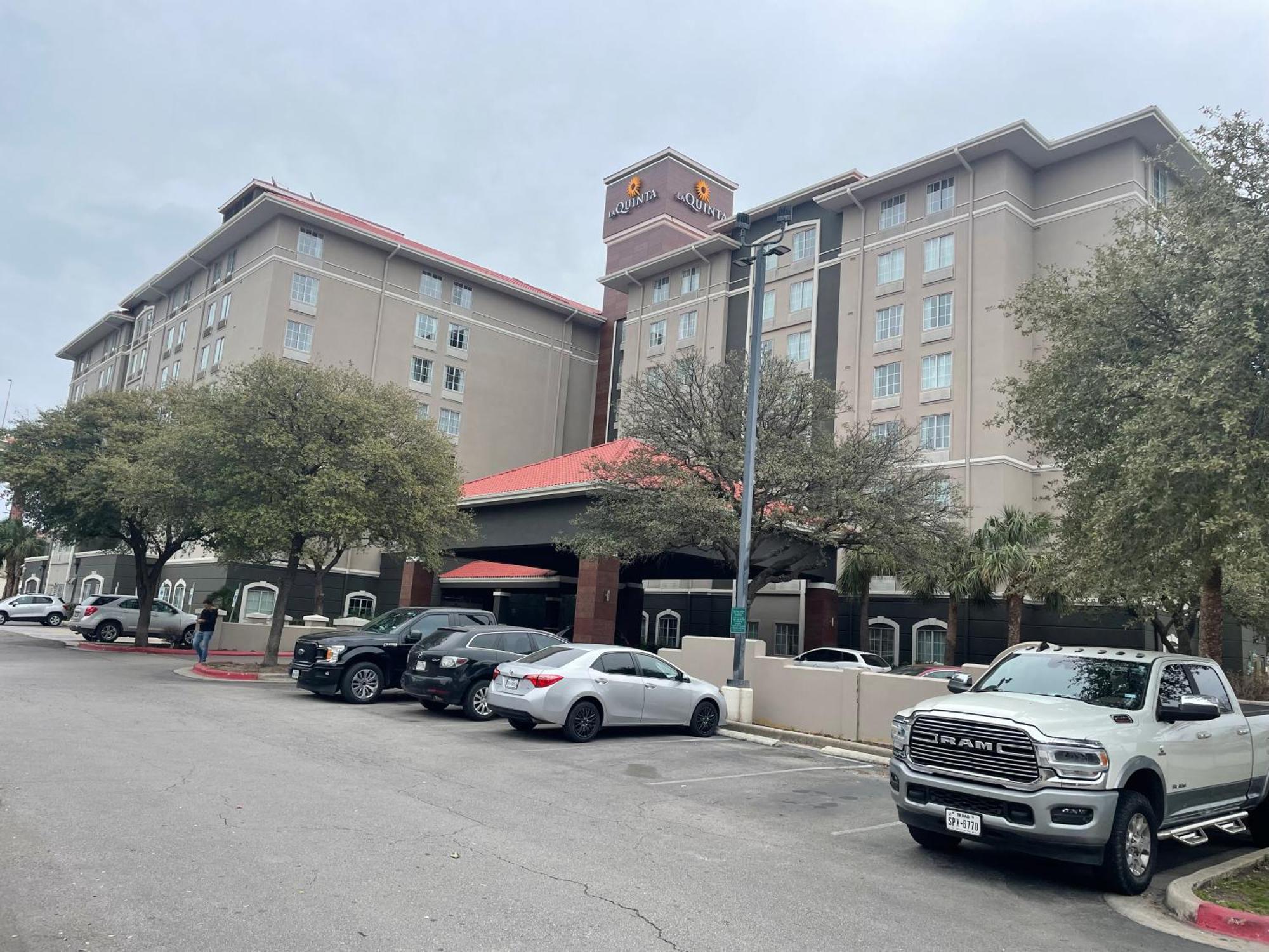 La Quinta By Wyndham San Antonio Airport Hotel Bagian luar foto