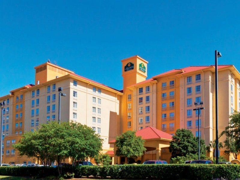 La Quinta By Wyndham San Antonio Airport Hotel Bagian luar foto