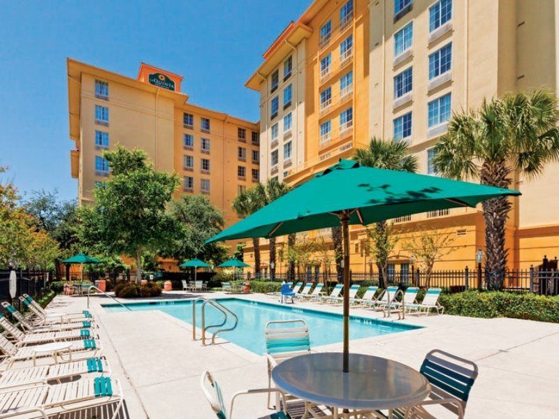 La Quinta By Wyndham San Antonio Airport Hotel Bagian luar foto